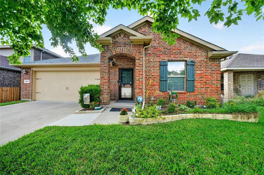 Property photo for 2011 Crosby Drive, Forney, TX