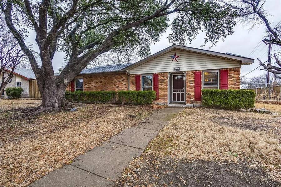 Property photo for 6338 Alta Oaks Drive, Garland, TX