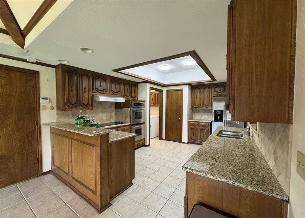 4220 Brooktree Lane, Dallas, TX 75287 4220 Brooktree Lane, Dallas, TX 75287