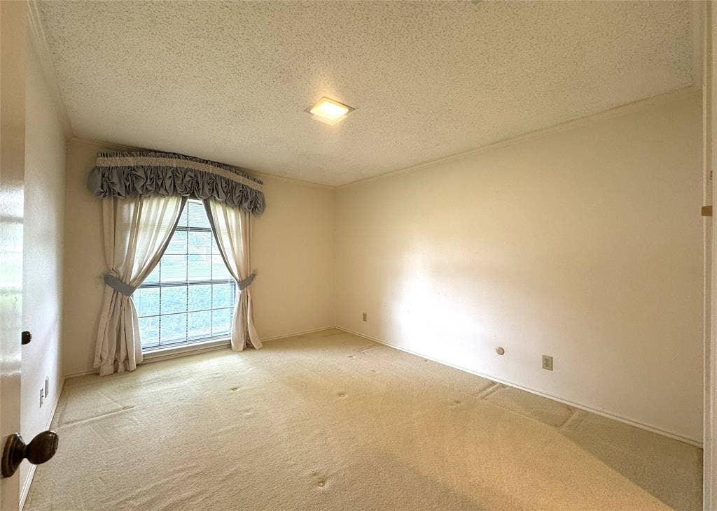 4220 Brooktree Lane, Dallas, TX 75287 4220 Brooktree Lane, Dallas, TX 75287