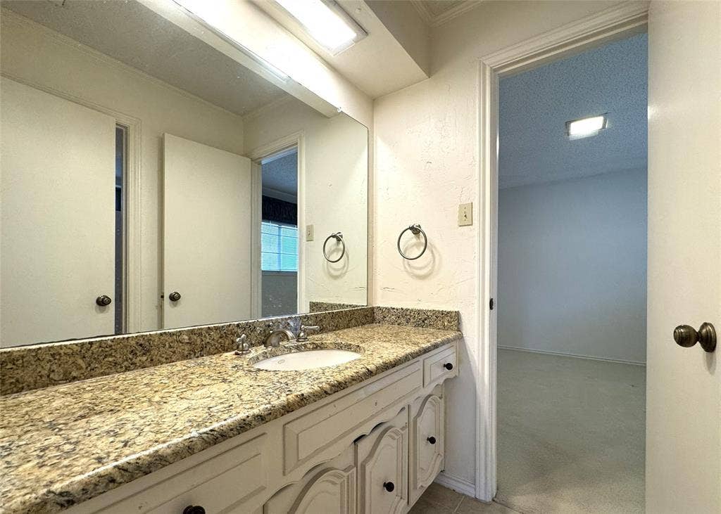 4220 Brooktree Lane, Dallas, TX 75287 4220 Brooktree Lane, Dallas, TX 75287