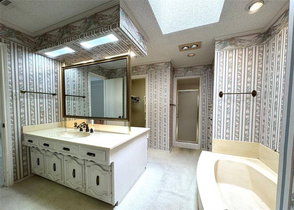 4220 Brooktree Lane, Dallas, TX 75287 4220 Brooktree Lane, Dallas, TX 75287