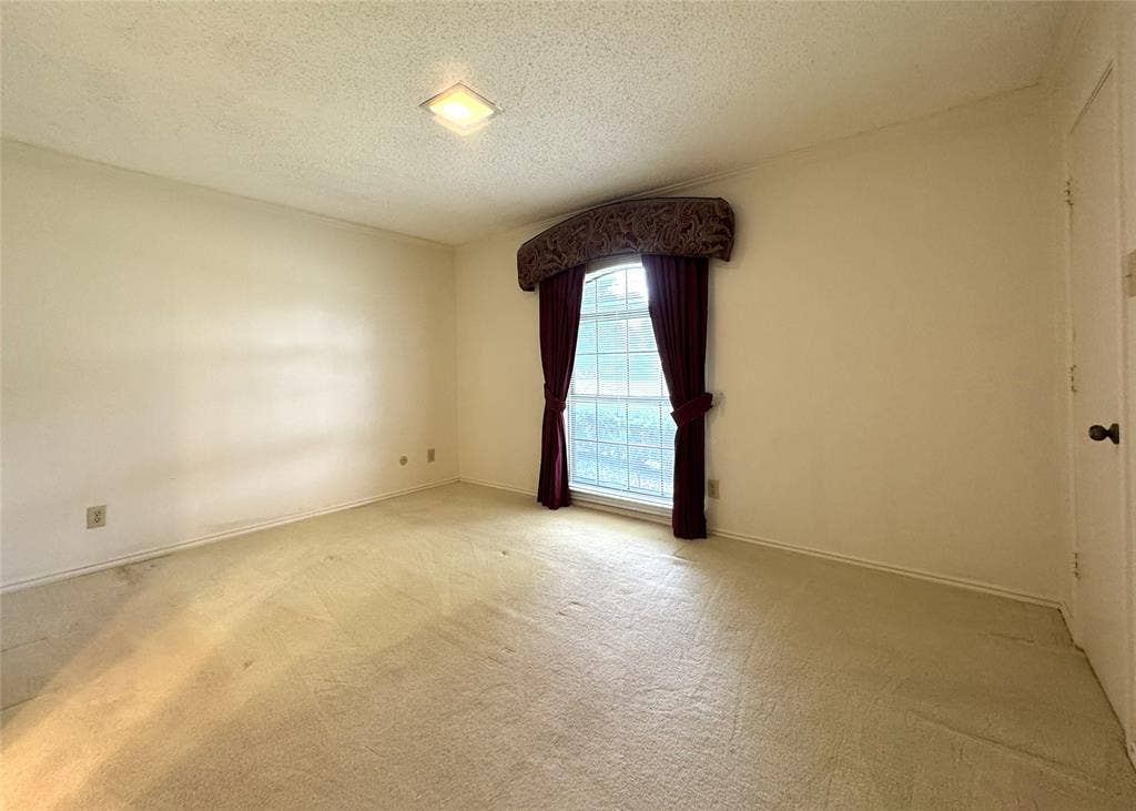 4220 Brooktree Lane, Dallas, TX 75287 4220 Brooktree Lane, Dallas, TX 75287