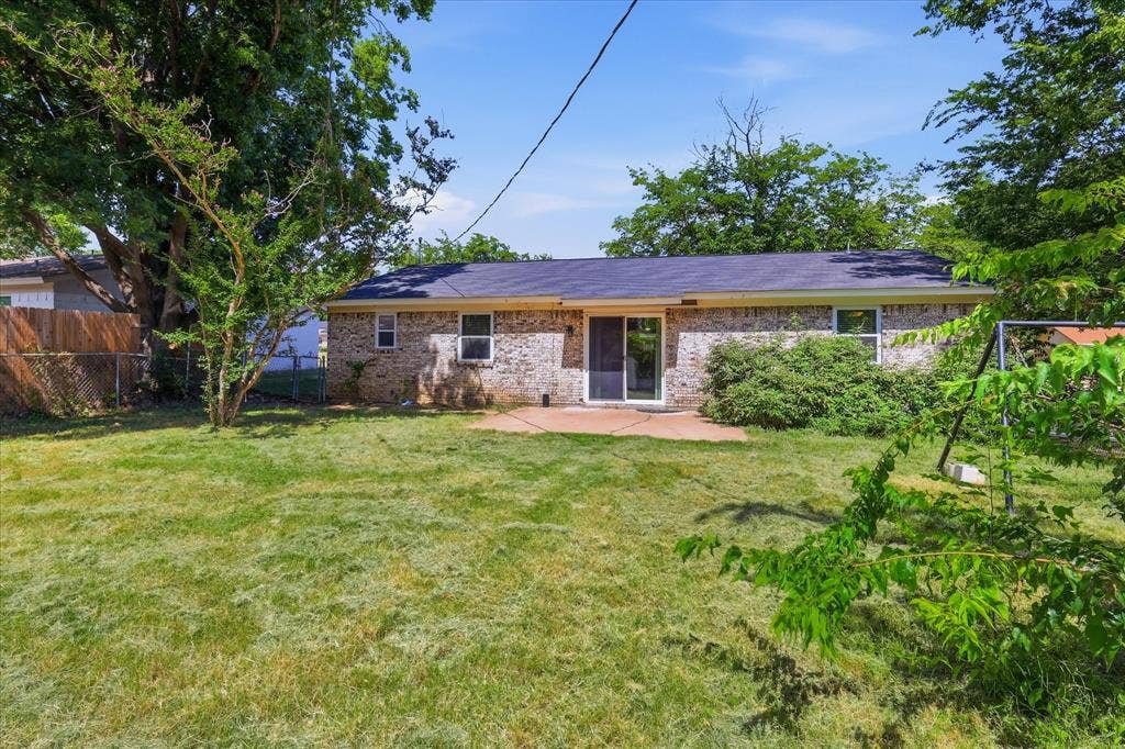 6609 Emily Drive, Watauga, TX 76148 6609 Emily Drive, Watauga, TX 76148