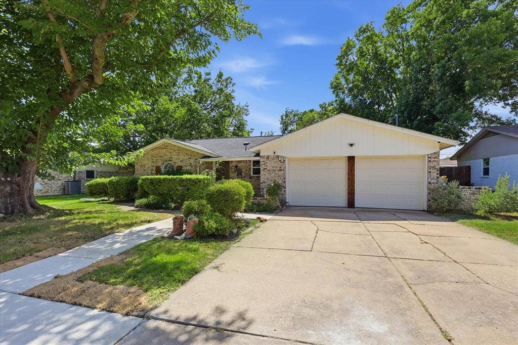 6609 Emily Drive, Watauga, TX 76148 6609 Emily Drive, Watauga, TX 76148