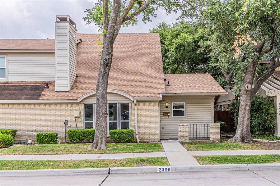 Property photo for 2008 Clubridge Drive, Carrollton, TX