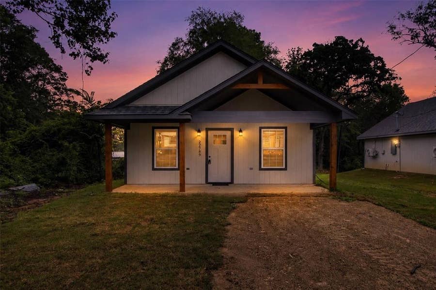 Property photo for 22789 Creekwood Drive, Flint, TX
