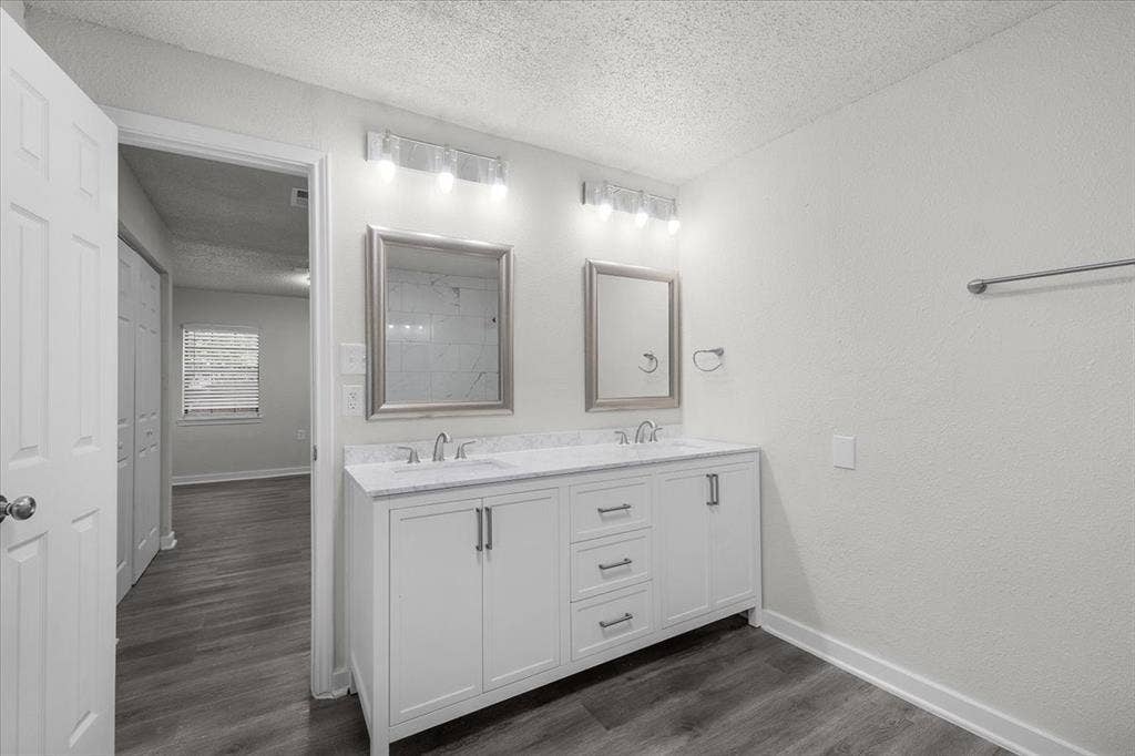 643 E Columbia Drive, Azle, TX 76020 643 E Columbia Drive, Azle, TX 76020