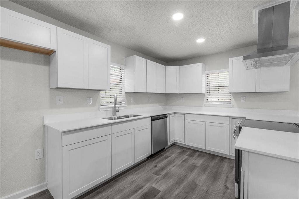 643 E Columbia Drive, Azle, TX 76020 643 E Columbia Drive, Azle, TX 76020