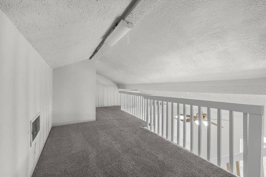 643 E Columbia Drive, Azle, TX 76020 643 E Columbia Drive, Azle, TX 76020