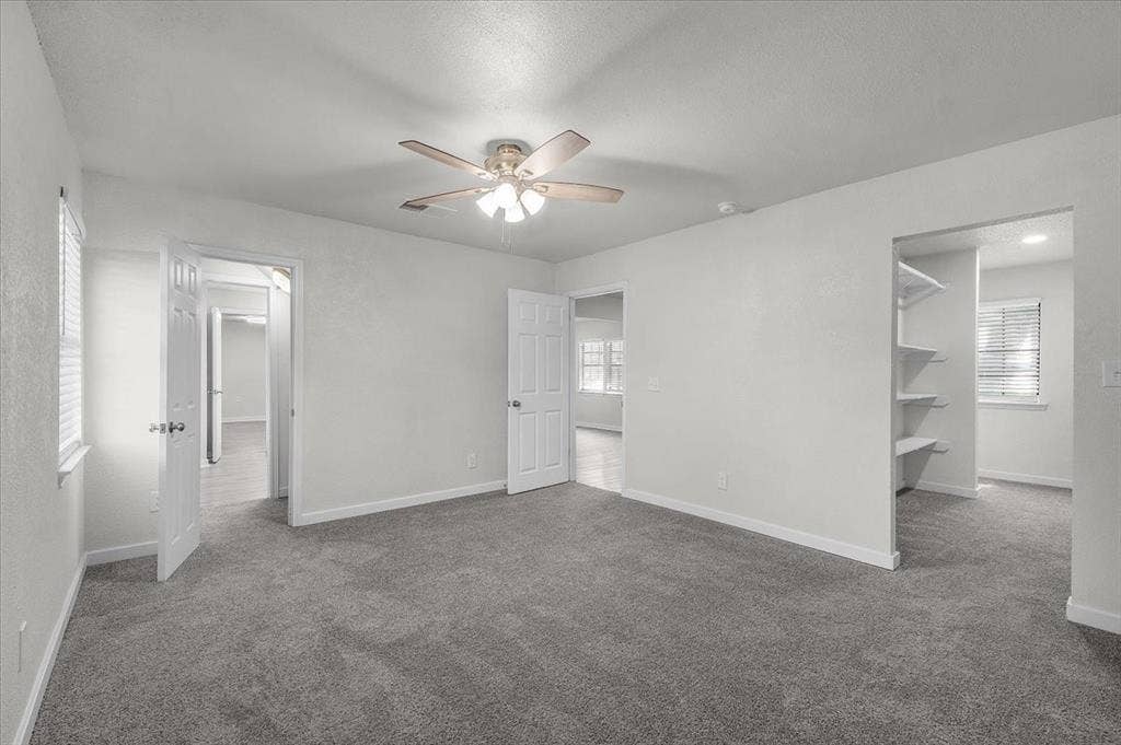 643 E Columbia Drive, Azle, TX 76020 643 E Columbia Drive, Azle, TX 76020