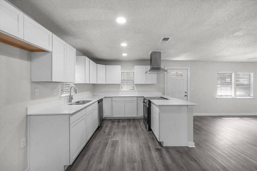 643 E Columbia Drive, Azle, TX 76020 643 E Columbia Drive, Azle, TX 76020