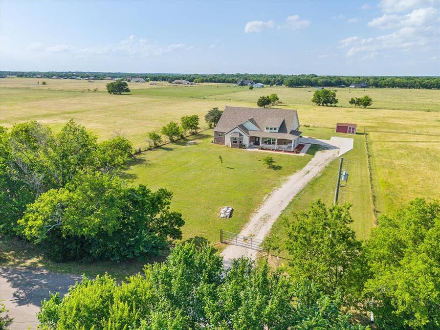 Property photo for 1610 County Road 2712, Caddo Mills, TX