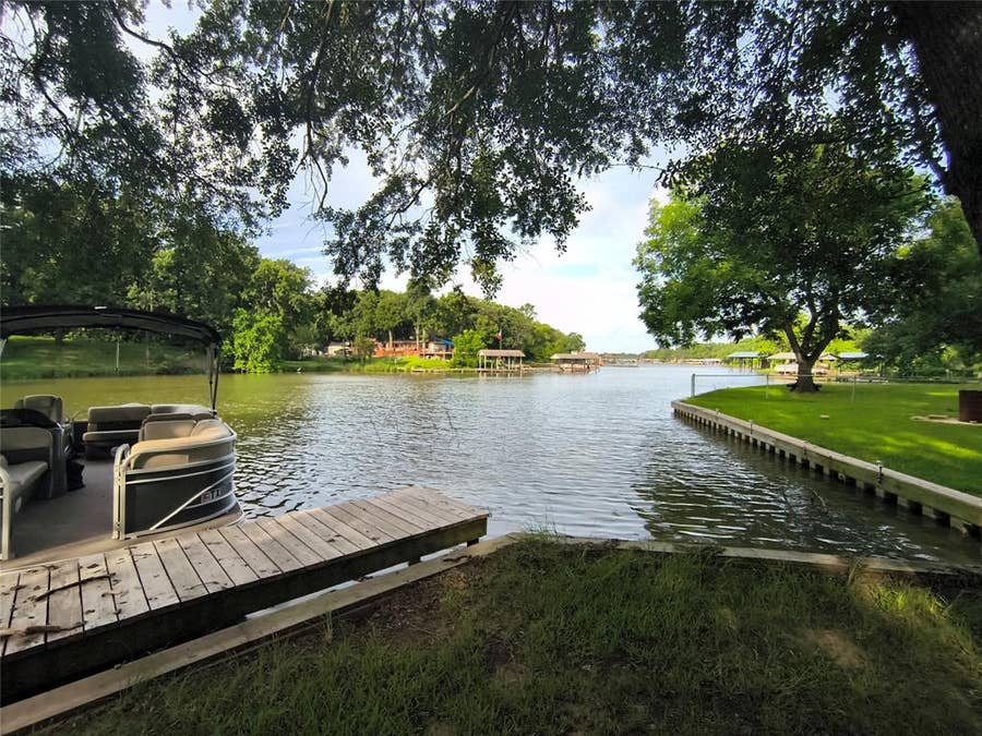 Property photo for 180 Arrowhead Street, Mabank, TX