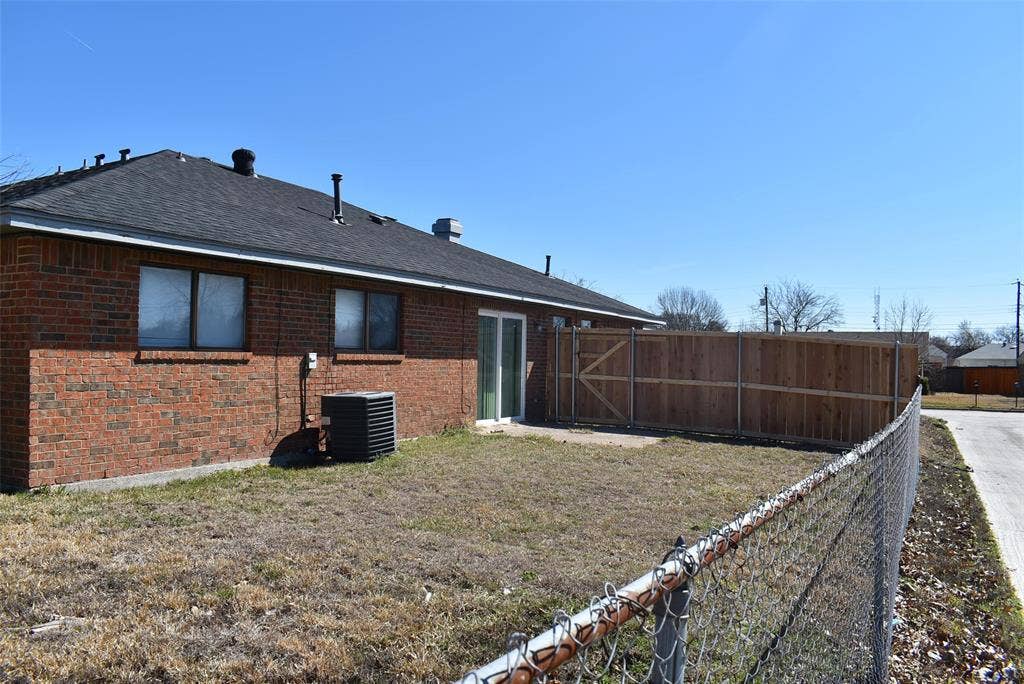 3903/3901 William Street, Sachse, TX 75048 3903/3901 William Street, Sachse, TX 75048
