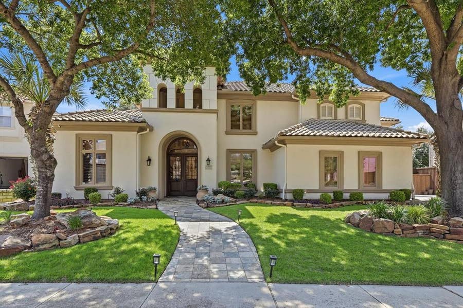 Property photo for 5825 Dove Creek Lane, Plano, TX