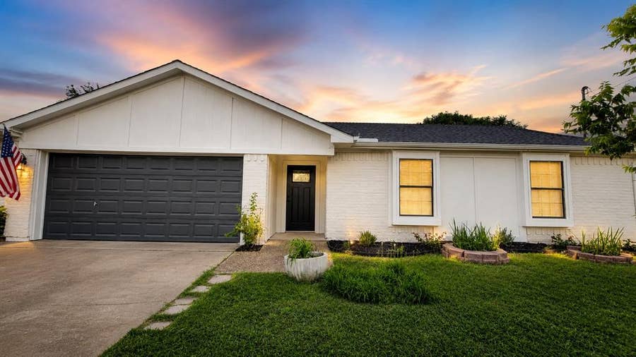 Property photo for 7806 Creek View Drive, Rowlett, TX