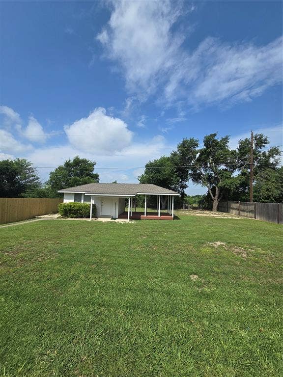 9 Marvin Gardens, Midlothian, TX 76065 Free standing building and deck