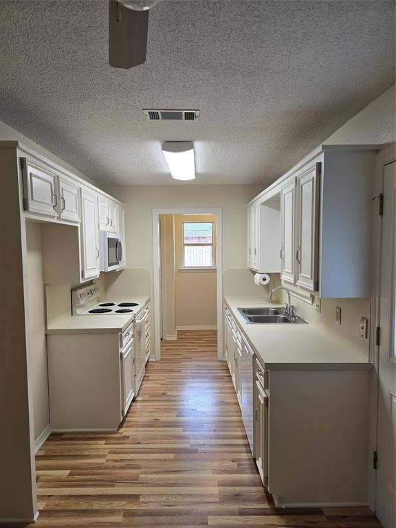 9 Marvin Gardens, Midlothian, TX 76065 9 Marvin Gardens, Midlothian, TX 76065