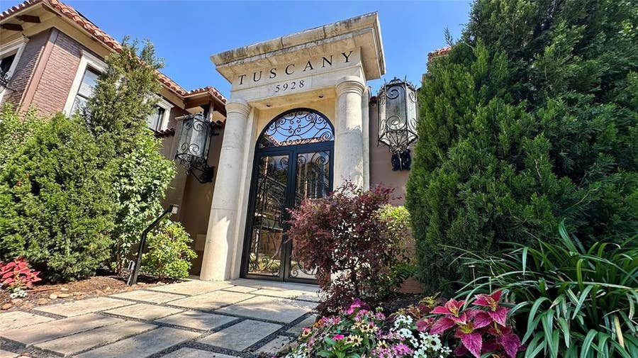 Property photo for 5926 Sandhurst Lane, #124, Dallas, TX