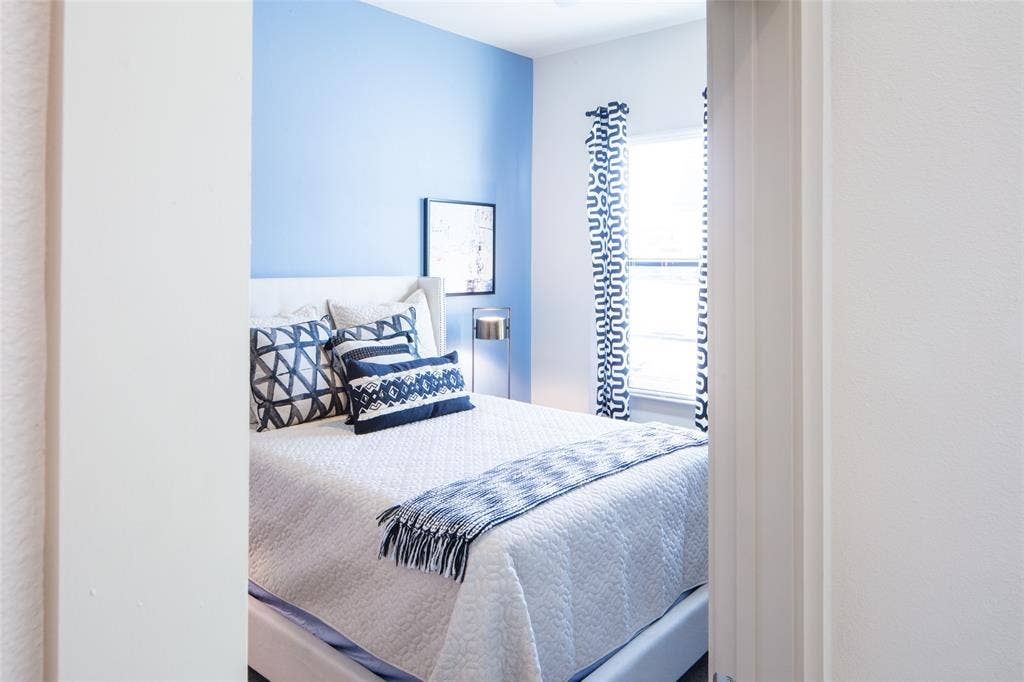 901 N Zang Boulevard, #211, Dallas, TX 75208 View of bedroom