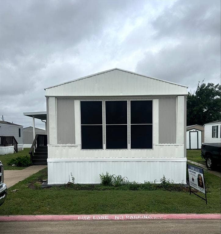 Property photo for 717 Byron Road, Wilmer, TX