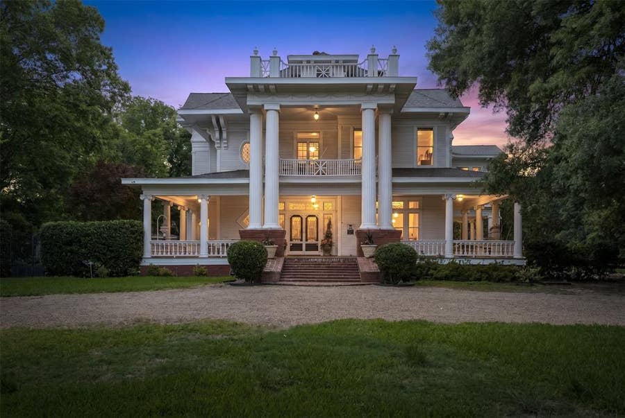 Property photo for 400 W Denton Street, Ennis, TX