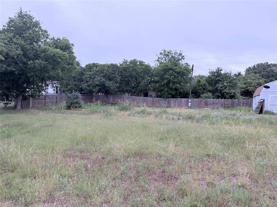 Property photo for 3922 Alaska Court, Granbury, TX