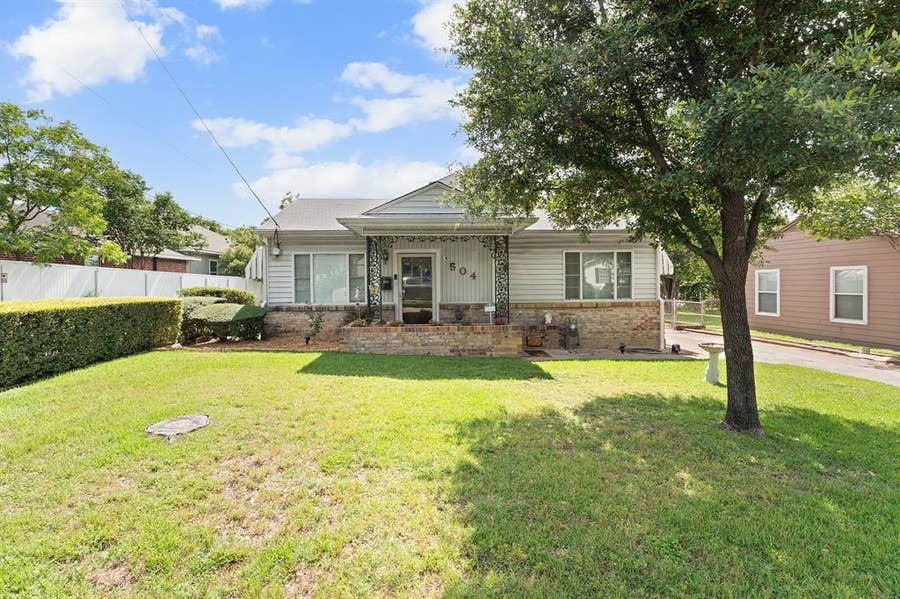 Property photo for 504 S Gilpin Avenue, Dallas, TX