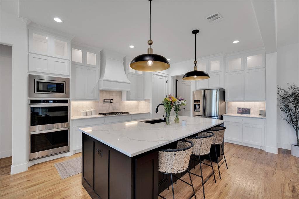 3011 Wesley Street, Midlothian, TX 76065 3011 Wesley Street, Midlothian, TX 76065