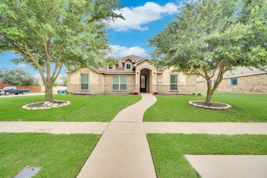 Property photo for 201 Winters Edge Drive, Red Oak, TX