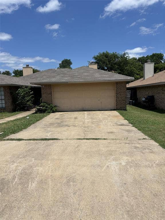 Property photo for 121 Wildwood Drive, Duncanville, TX