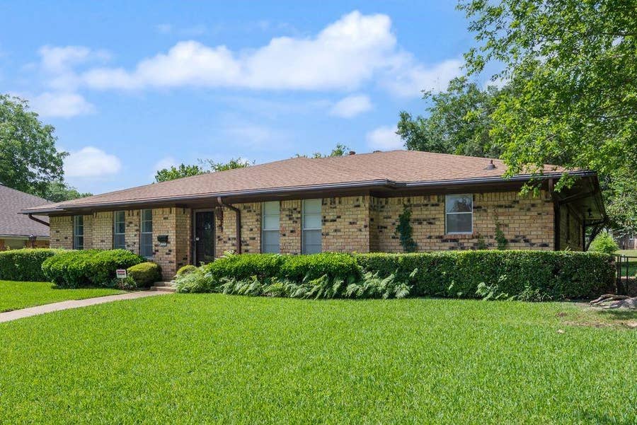 Property photo for 135 S Capri Drive, Duncanville, TX