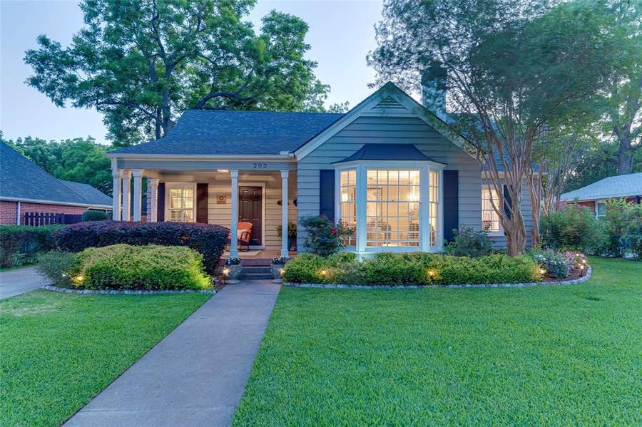Property photo for 203 N Clay Street, Ennis, TX