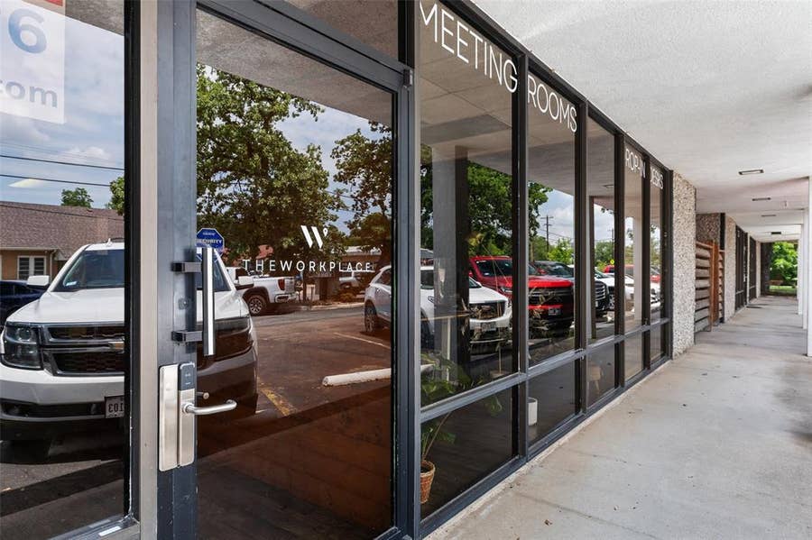 Property photo for 305 W Pearl Street, Granbury, TX
