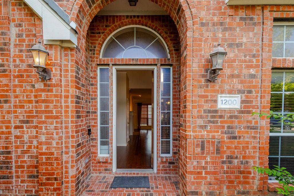 1200 Talley Lane, Frisco, TX 75033 View of property entrance