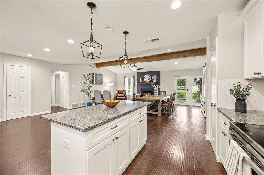 5656 Oak Haven Drive, Fort Worth, TX 76244 With granite countertops, new appliances, updated finishes, and open flow into the main living areas, this kitchen is made for busy mornings and laid-back dinners.
