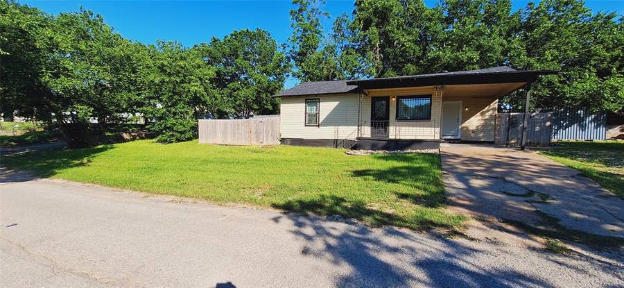 Property photo for 3322 NW 30th Street, Fort Worth, TX