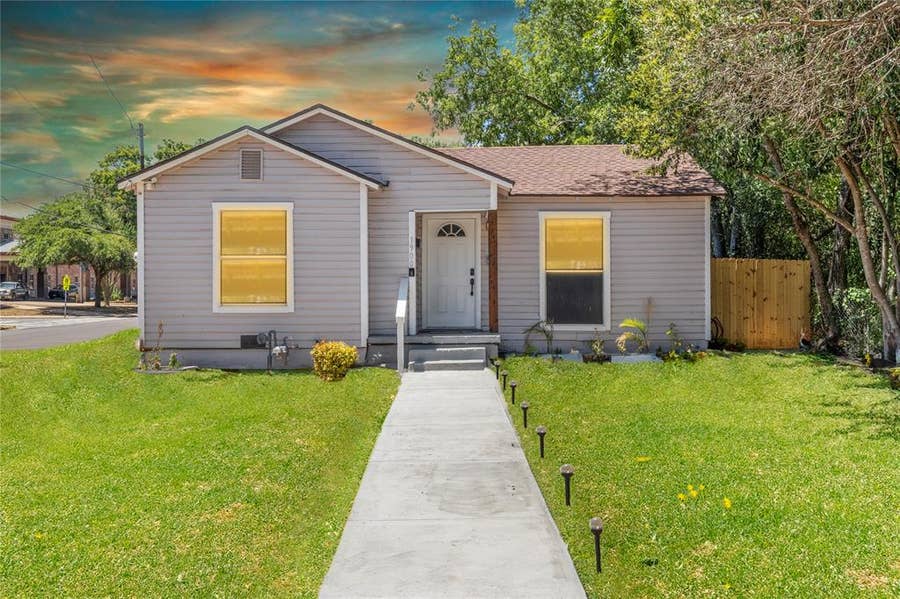 Property photo for 1900 N 6th Street, Waco, TX