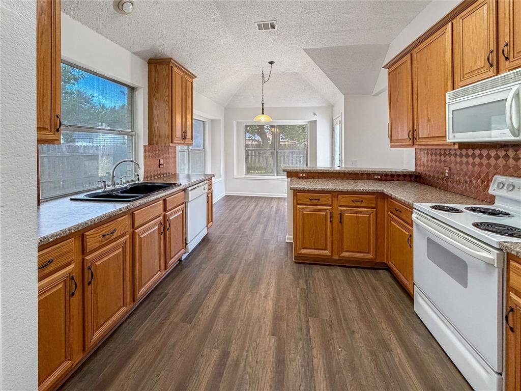2516 Fairway View Drive, Burleson, TX 76028 2516 Fairway View Drive, Burleson, TX 76028
