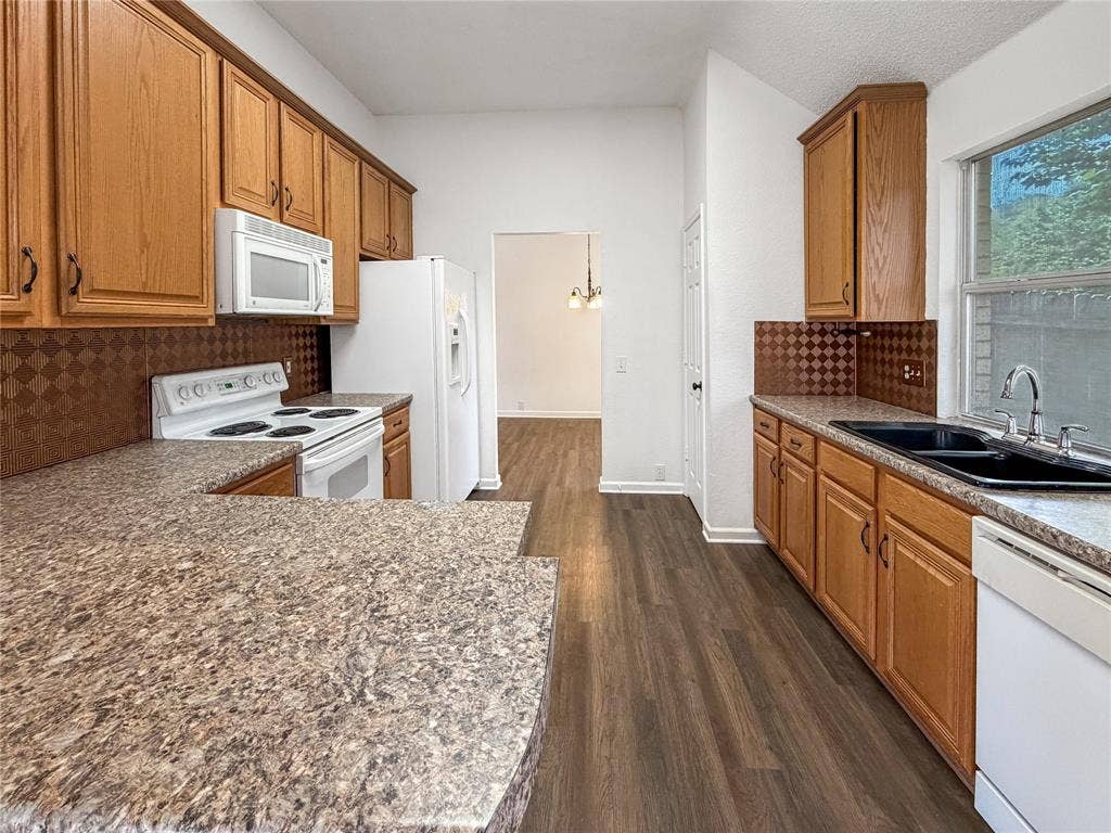 2516 Fairway View Drive, Burleson, TX 76028 2516 Fairway View Drive, Burleson, TX 76028