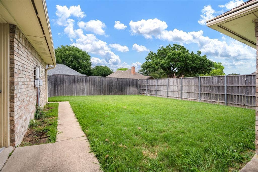 1341 Nettleton Drive, DeSoto, TX 75115