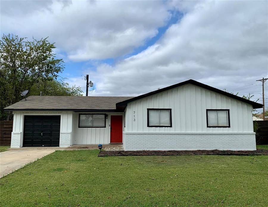 Property photo for 713 Sun Valley Drive, Denton, TX