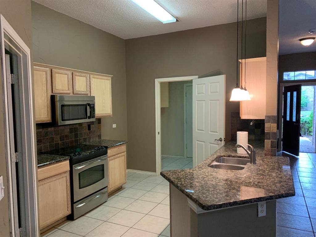 2805 Hawthorne Lane, McKinney, TX 75071 2805 Hawthorne Lane, McKinney, TX 75071