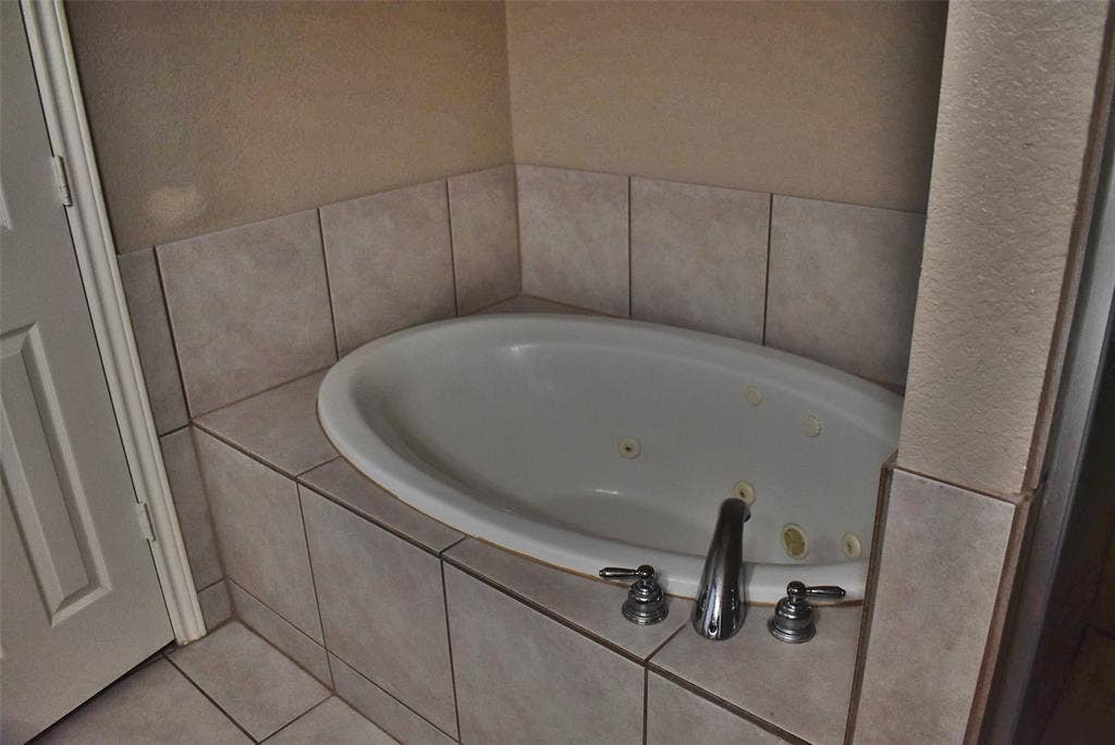 2805 Hawthorne Lane, McKinney, TX 75071 2805 Hawthorne Lane, McKinney, TX 75071