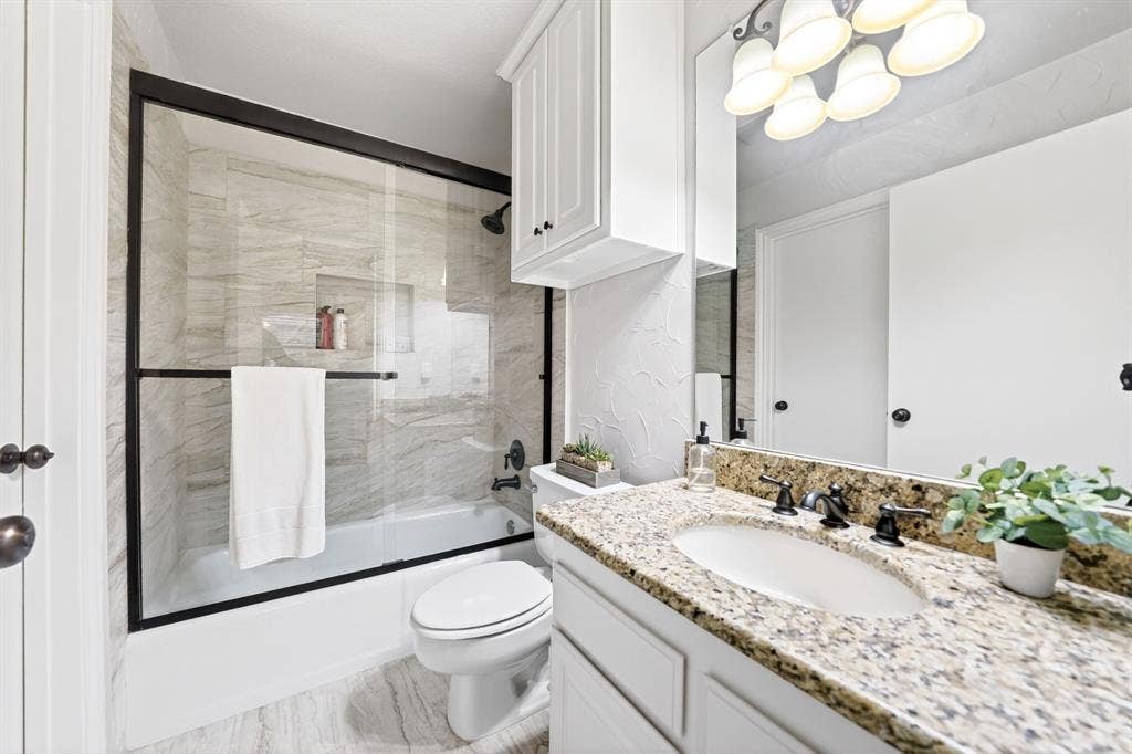 1538 Signal Ridge Place, #1538, Rockwall, TX 75032 Bath 2 access to BR 2 and Hall and Utility room