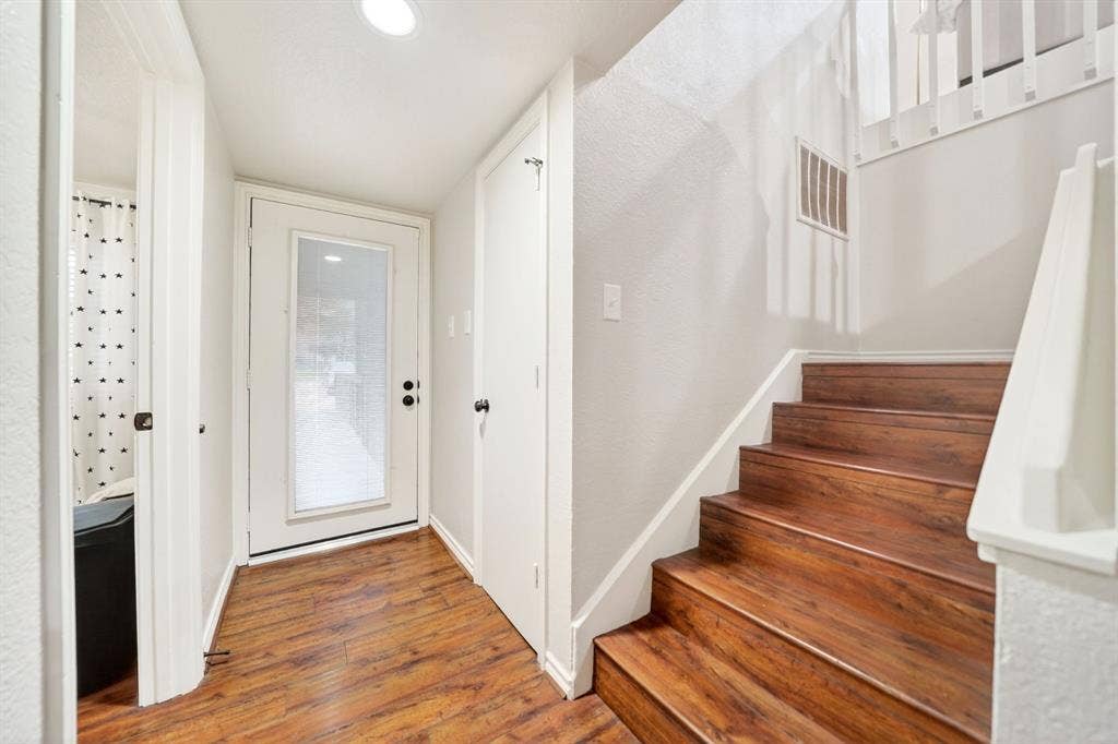 1538 Signal Ridge Place, #1538, Rockwall, TX 75032 front door/hall