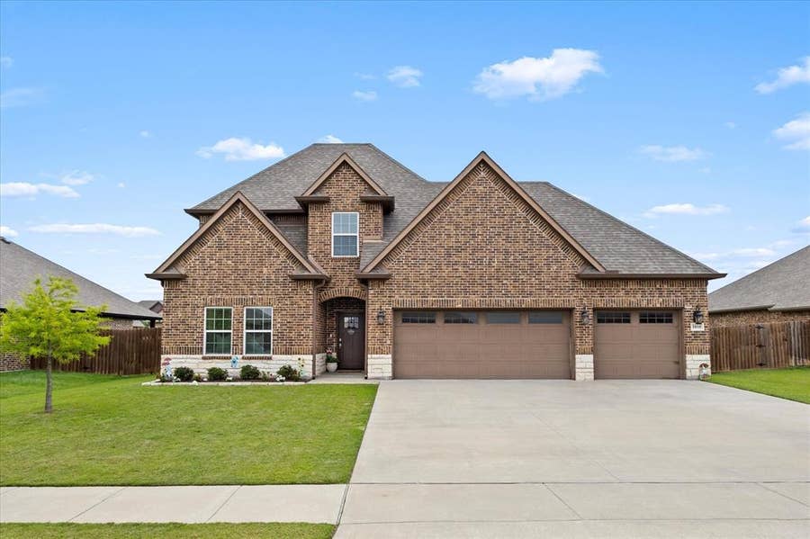 Property photo for 1010 Eva Drive, Greenville, TX