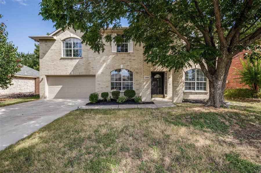 Property photo for 2309 Acorn Bend, Denton, TX