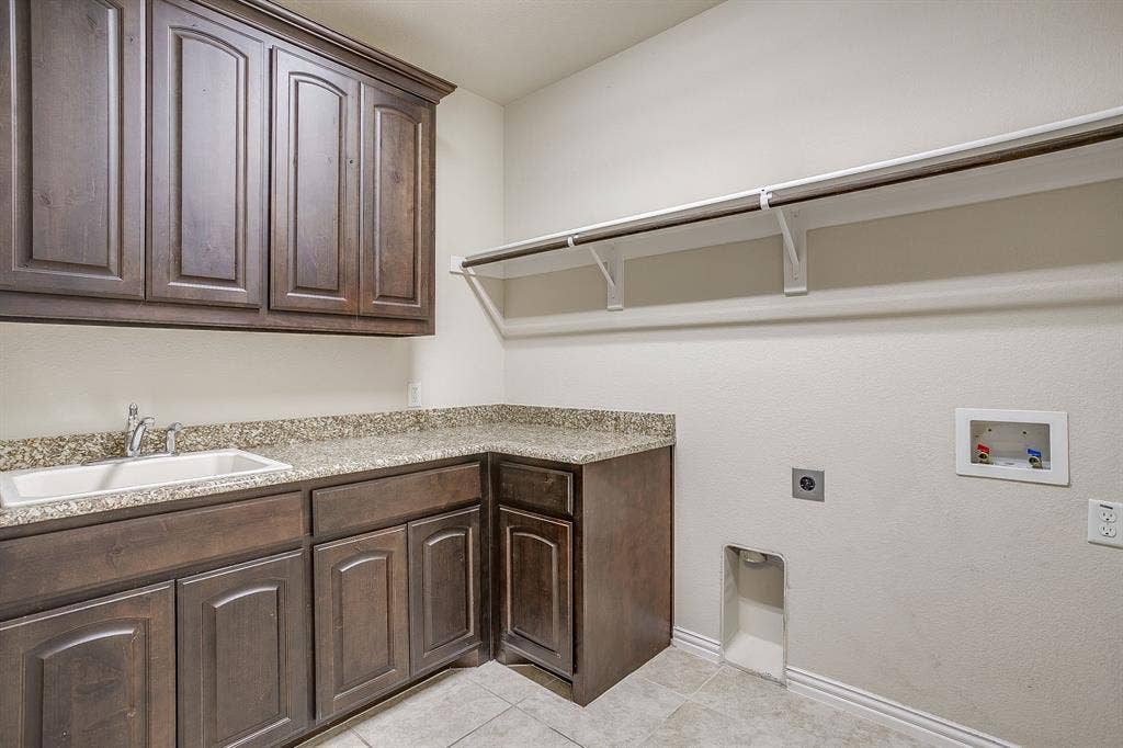 213 Park Villa Lane, Aledo, TX 76008 213 Park Villa Lane, Aledo, TX 76008